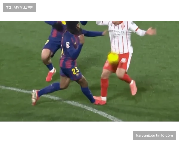 述评：争议判罚笼罩诺坎普，VAR未介入巴萨疑似点球引热议